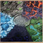 Quadratischer Fantasy-Spielteppich mit fünf farblich voneinander abgegrenzten Welten – Steinwelt, Lavawelt, Eiswelt, Dschungelwelt und Schattenwelt – rund um eine zentrale Battle-Arena, ausgebreitet auf hellem Holzboden.
