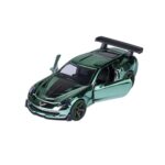 Majorette Chevrolet Corvette in Metallic-Grün, Modellauto 1:64 mit geöffneten Türen, großem Heckspoiler, schwarzen Felgen mit grünem Ring und detaillierter Front.